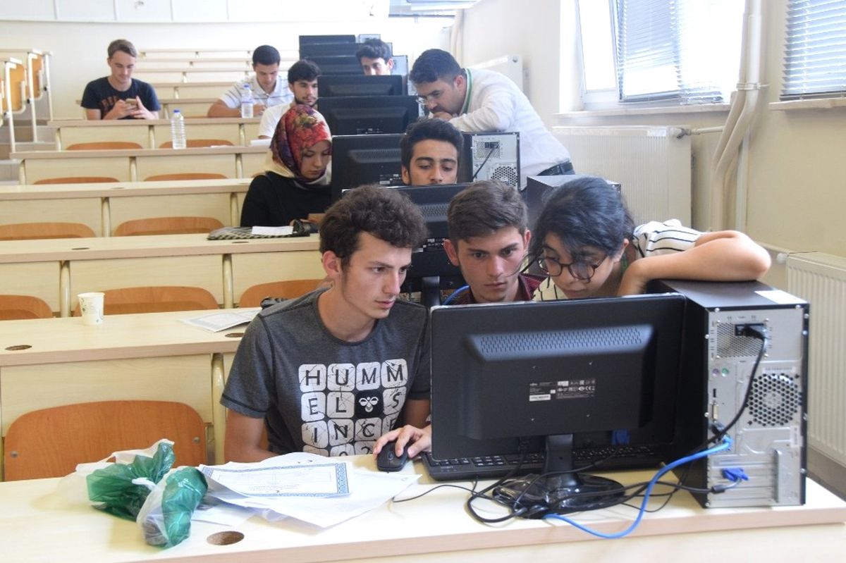 Düzce Üniversitesi Yine İlk Sırada