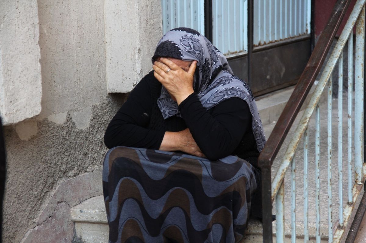 Gelini İçin Gözyaşlarına Boğuldu