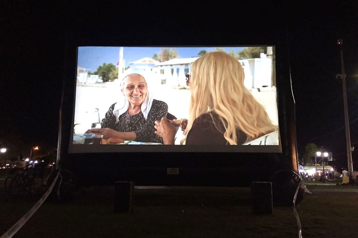 Hükümet Kadın Ve Eyvah Eyvah 2 İzleyenleri Kahkahalara Boğdu