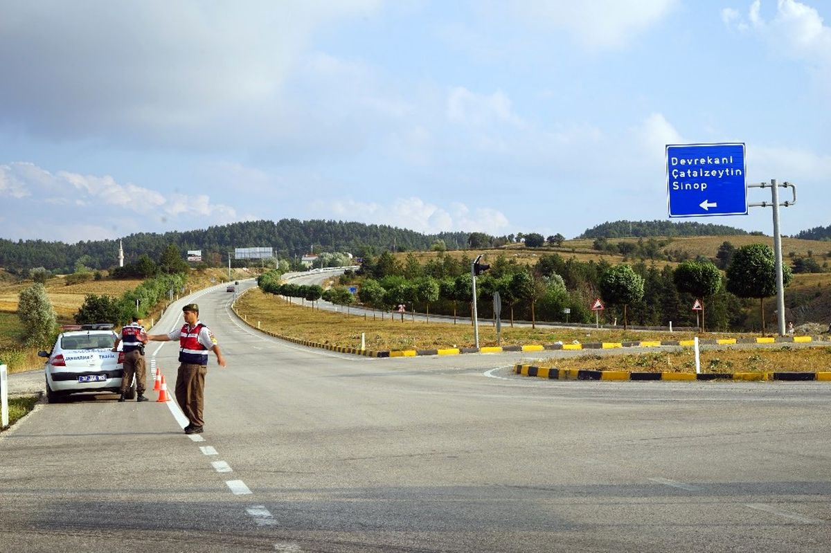 Jandarma\'dan Devrekani Kavşağına Radarlı Önlem