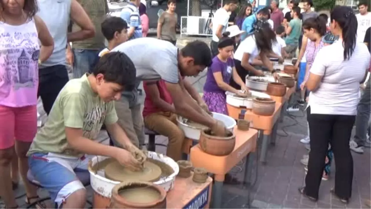 Kapadokya\'da Geleneksel Çanak Yapma Yarışması Düzenlendi