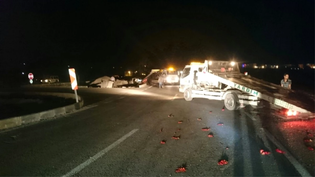 Kavşakta İki Araç Birbirine Girdi: 5 Kişi Yaralandı