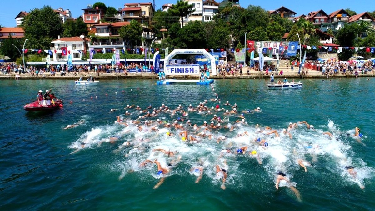 Kocaeli Sahillerinde 416 Sporcu Kulaç Attı
