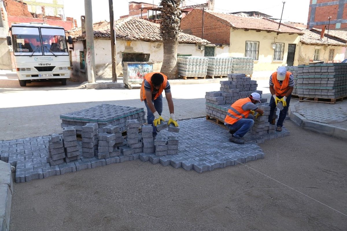 Kurtuluş Mahallesi\'nin 3 Sokağı da Yenilendi
