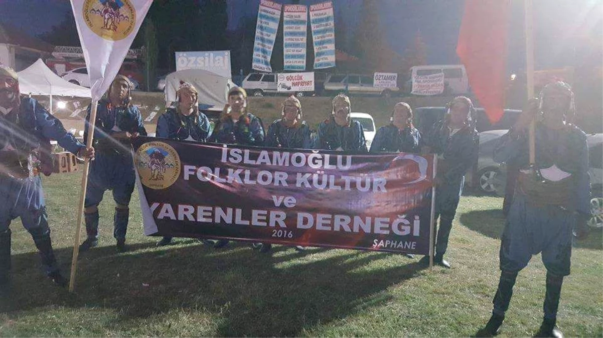 Şaphane İslamoğlu Folklor Kültür ve Yarenler Derneği Üyelerinden Efe Oyunu