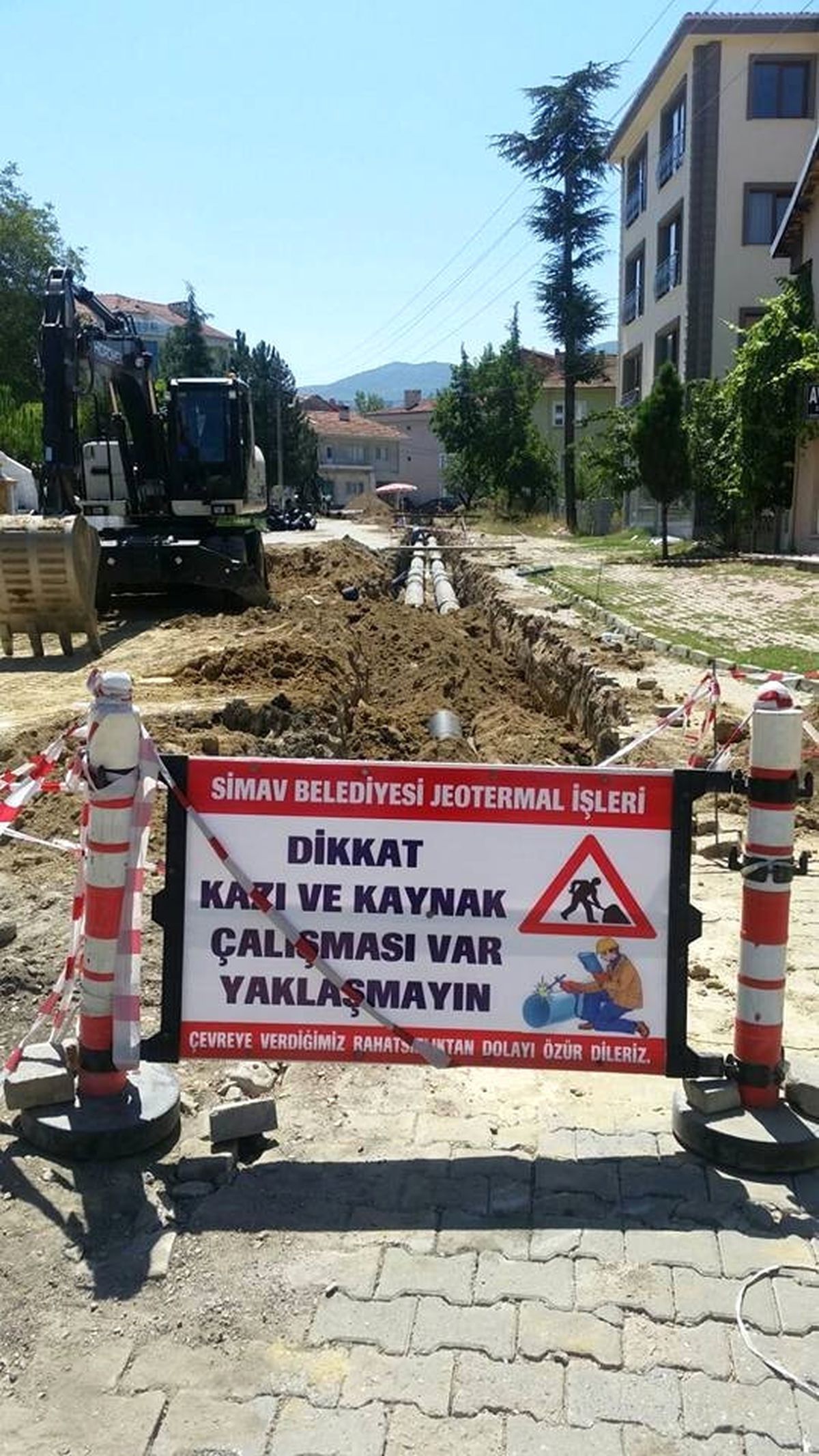 Simav\'da Jeotermal Ana Hat Yenileme Çalışması