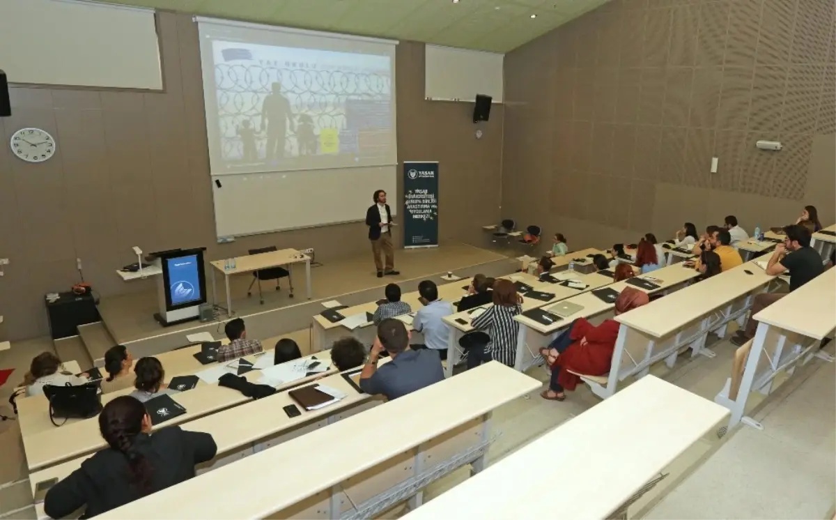 Yaşar Üniversitesi\'nde Göç Yaz Okulu Düzenlendi