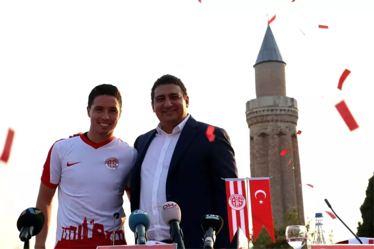 Antalyaspor\'dan Nasri\'ye Özel İmza Töreni