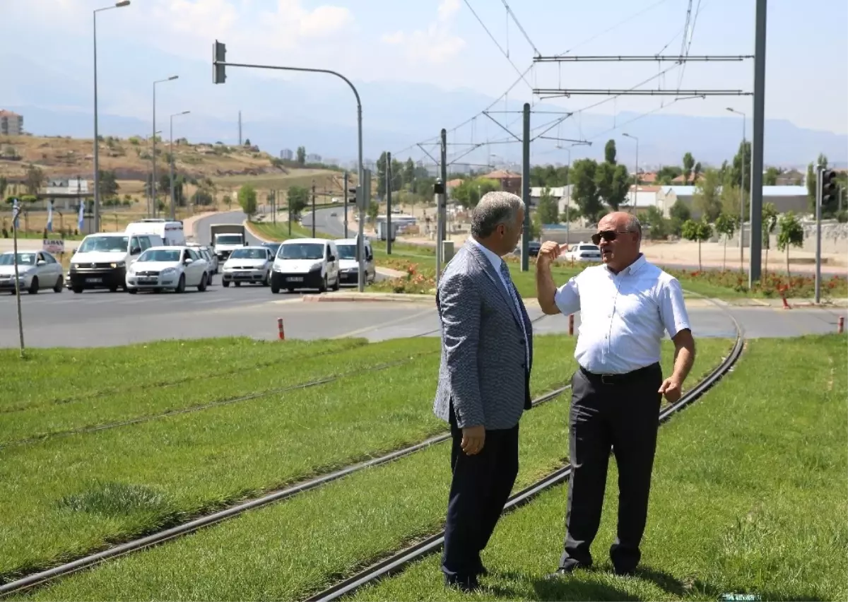 Büyükşehir Kavşakları Yeniliyor