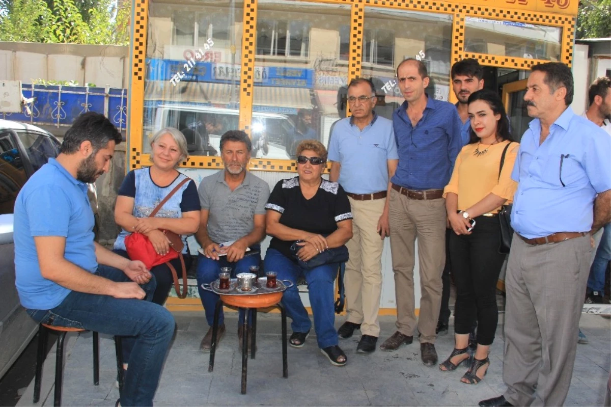 CHP Heyeti Hakkari\'de Vatandaşlarla Görüştü