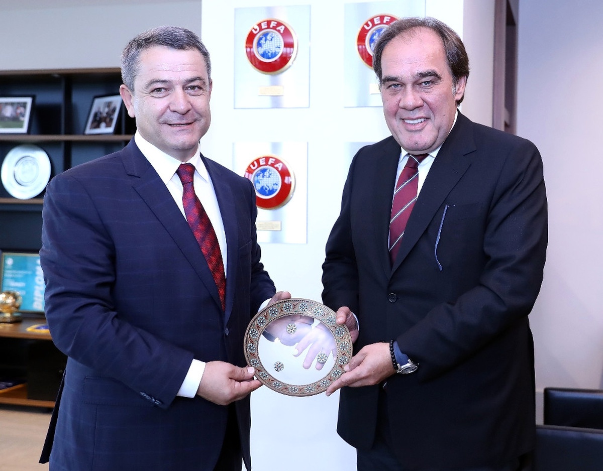Eskişehirspor Başkanı, Yıldırım Demirören ile Görüştü