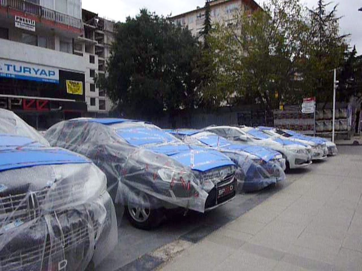 Galericilerden Lüks Araçlara Dolu Önlemi