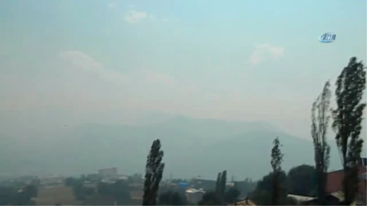 Gürcistan\'daki Orman Yangınının Karabulutları Posof\'u Sardı