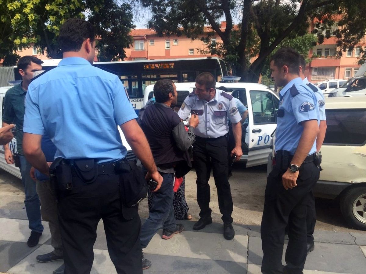 Hasta Yakınları Hastaneyi Birbirine Kattı: 4 Gözaltı