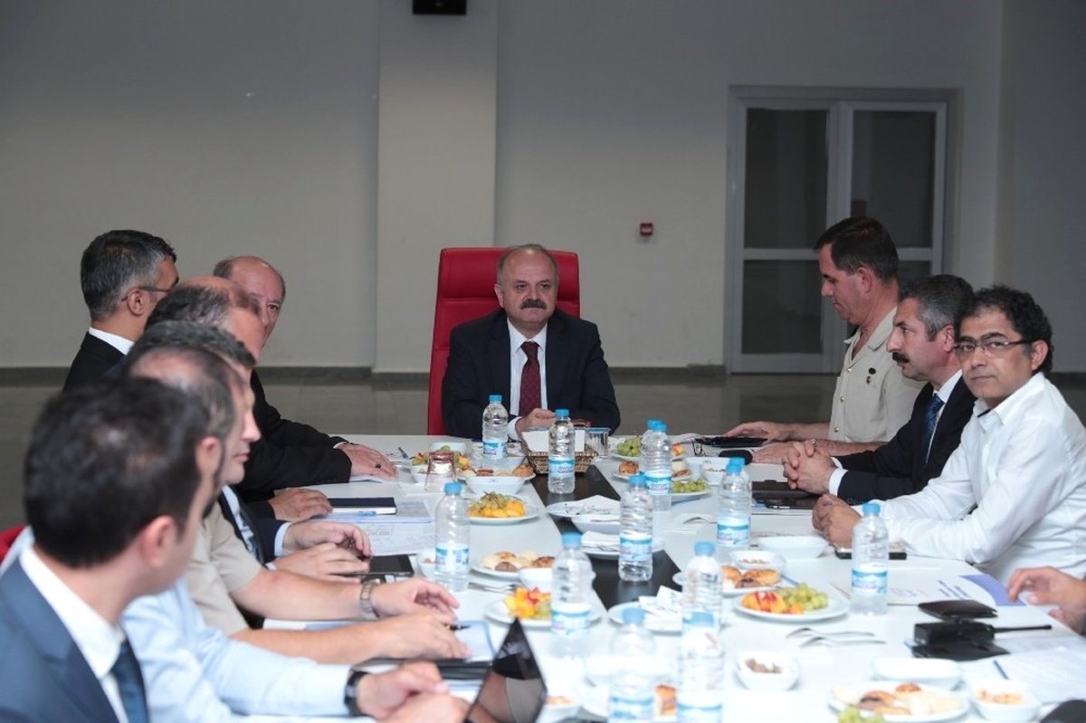 İl Spor Güvenlik Kurulu, Vali Çakacak Başkanlığında Toplandı