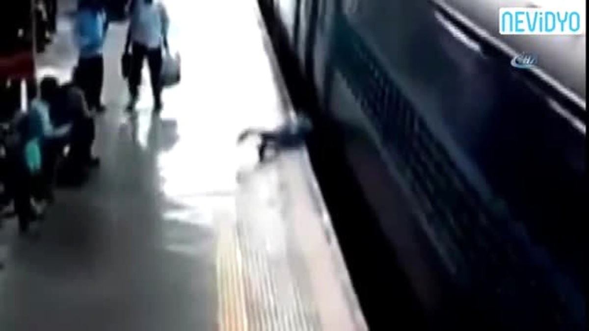 İnmeye Çalıştığı Trenin Altında Kaldı