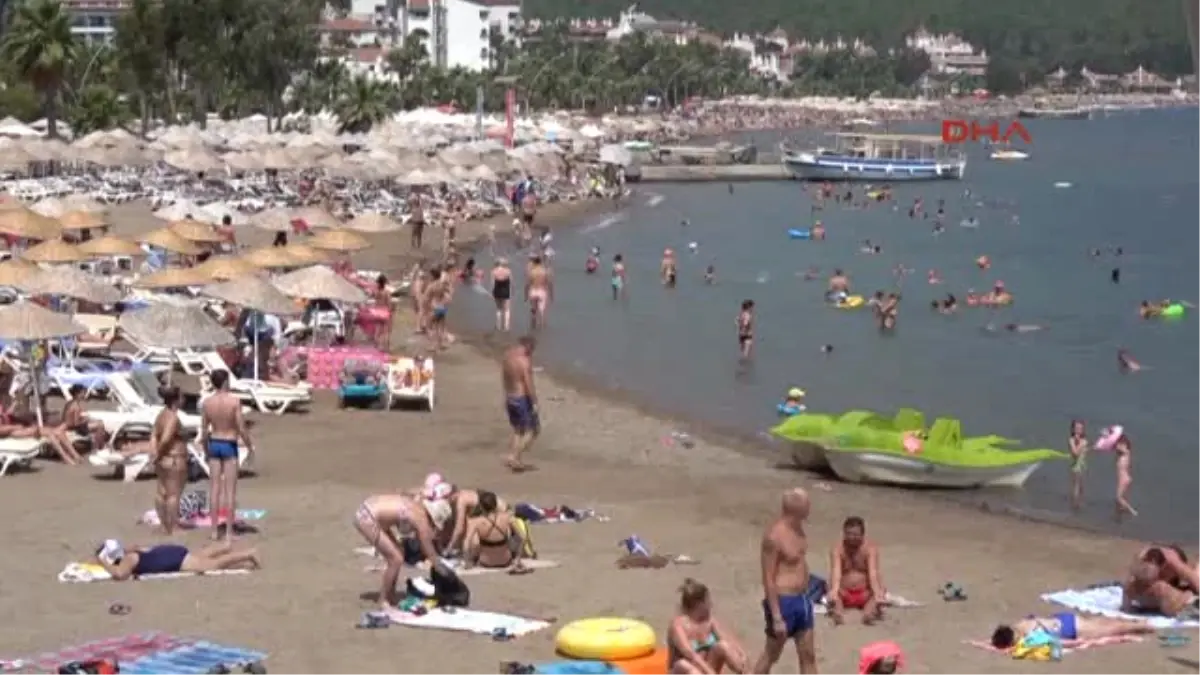 Marmaris Plajları Yine Dopdolu