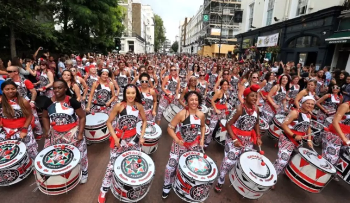 Notting Hill Karnavalı Öncesinde Yüzlerce Gözaltı