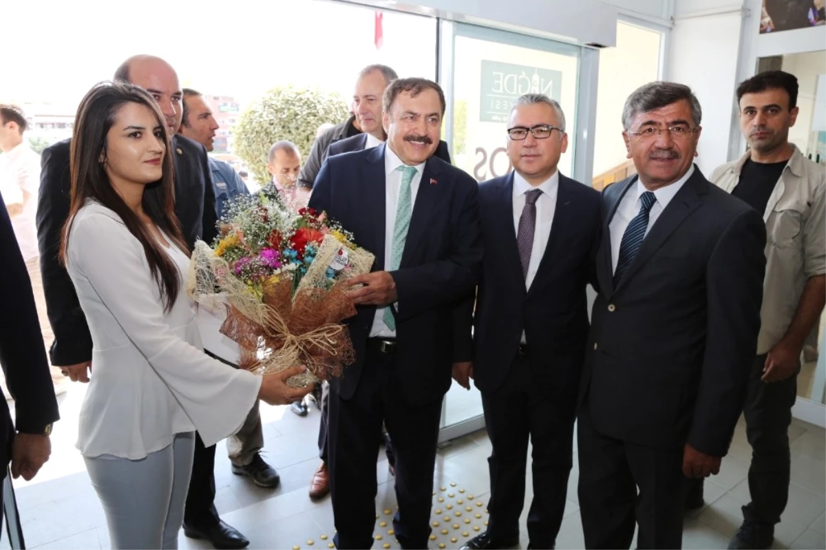 Orman ve Su İşleri Bakanı Prof. Dr. Eroğlu, Niğde Belediyesi\'ni Ziyaret Etti