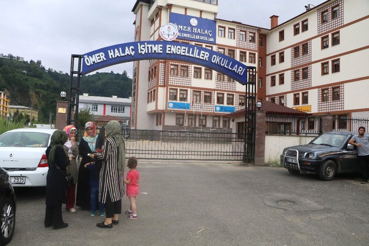 Rize\'de İşitme Engelli Miniklerin Sınıfları Kapatılıyor