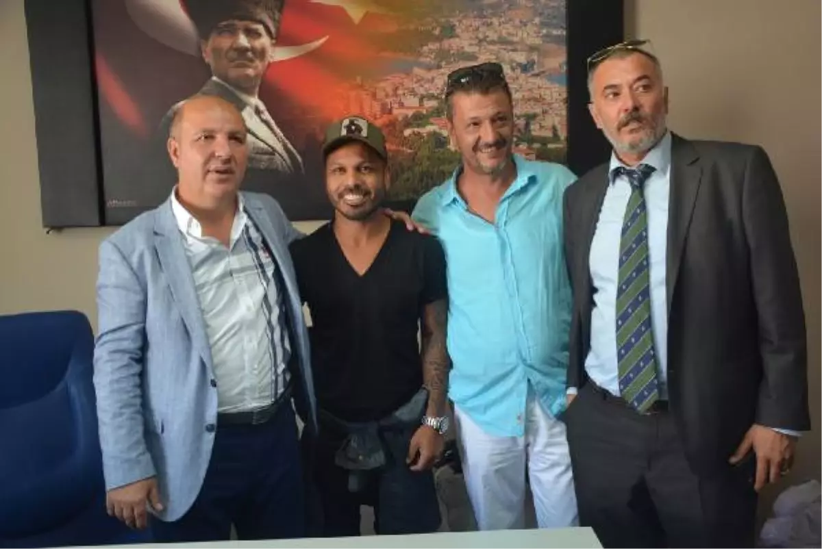 Sinopspor, Alanzinho ile 1 Yıllık Sözleşme İmzaladı