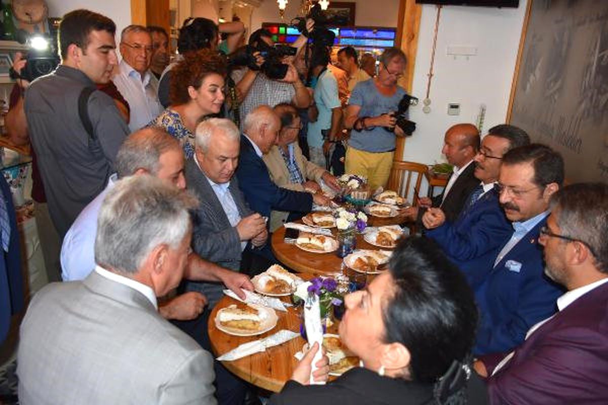 TOBB Başkanı Marmaris\'te Kültür ve Gastronomi Evi Açtı