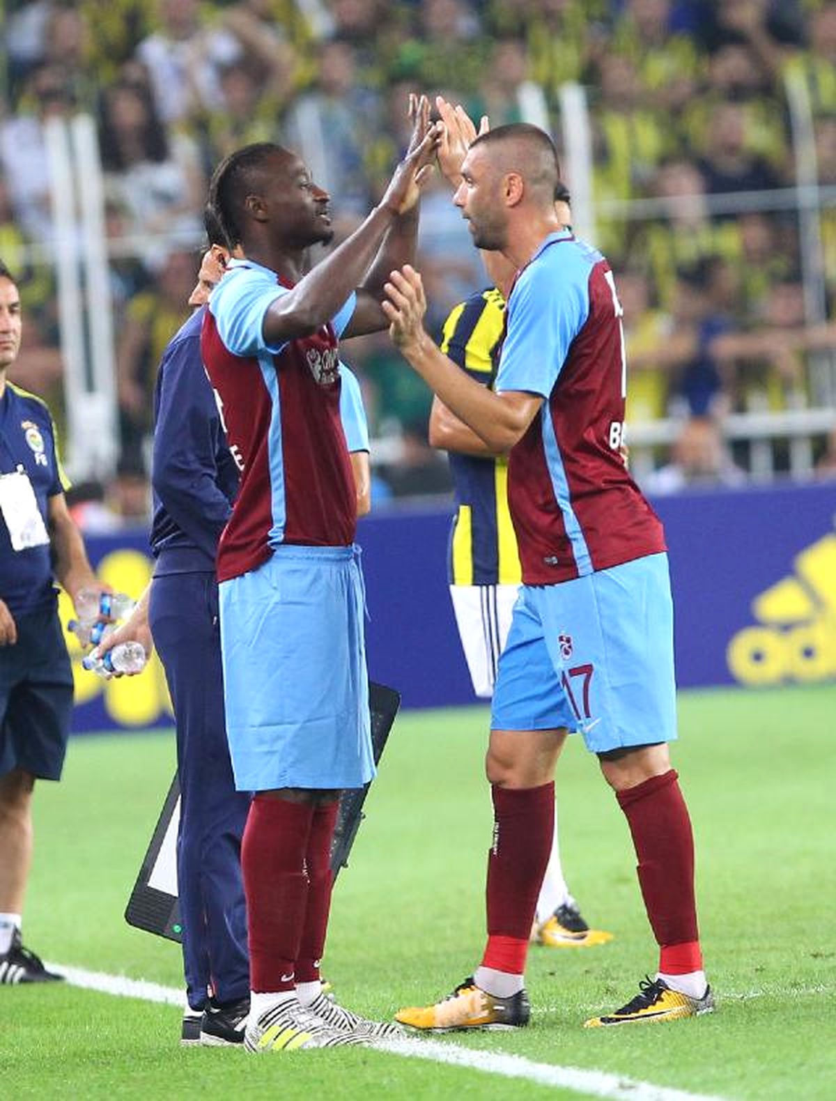 Trabzonspor\'a Burak Yılmaz\'dan İyi Haber
