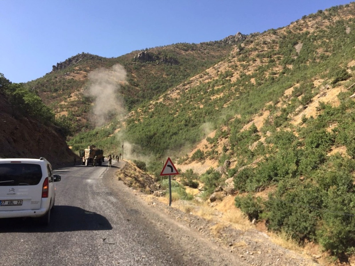 Yol Kenarına Tuzaklı Patlayıcı İmha Edildi