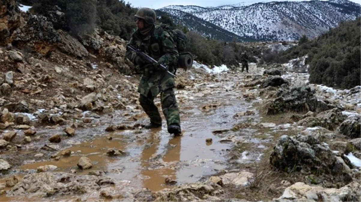 Amanoslar\'da PKK ile Sıcak Temas! Teröristler Kaçarken Ormanı Ateşe Verdi