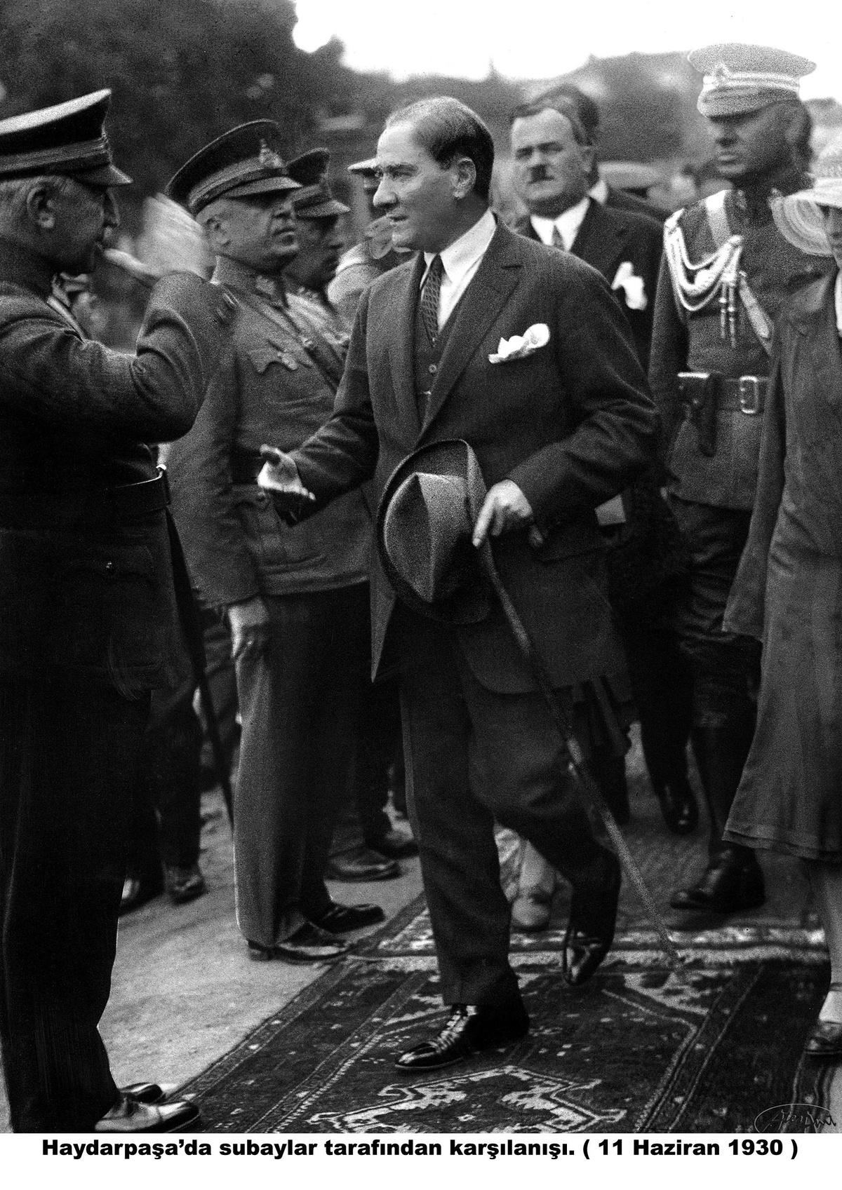 Atatürk Fotoğrafları Sergisi ve Bayrak Yapım Atölyesi