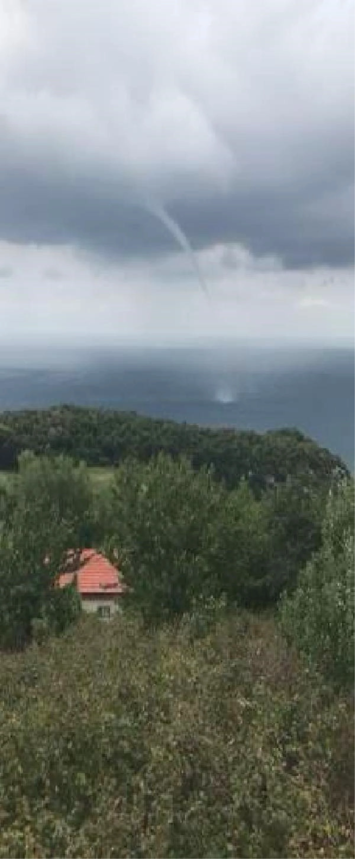 Cide\'de Deniz Üzerinde Oluşan Hortum Böyle Görüntülendi