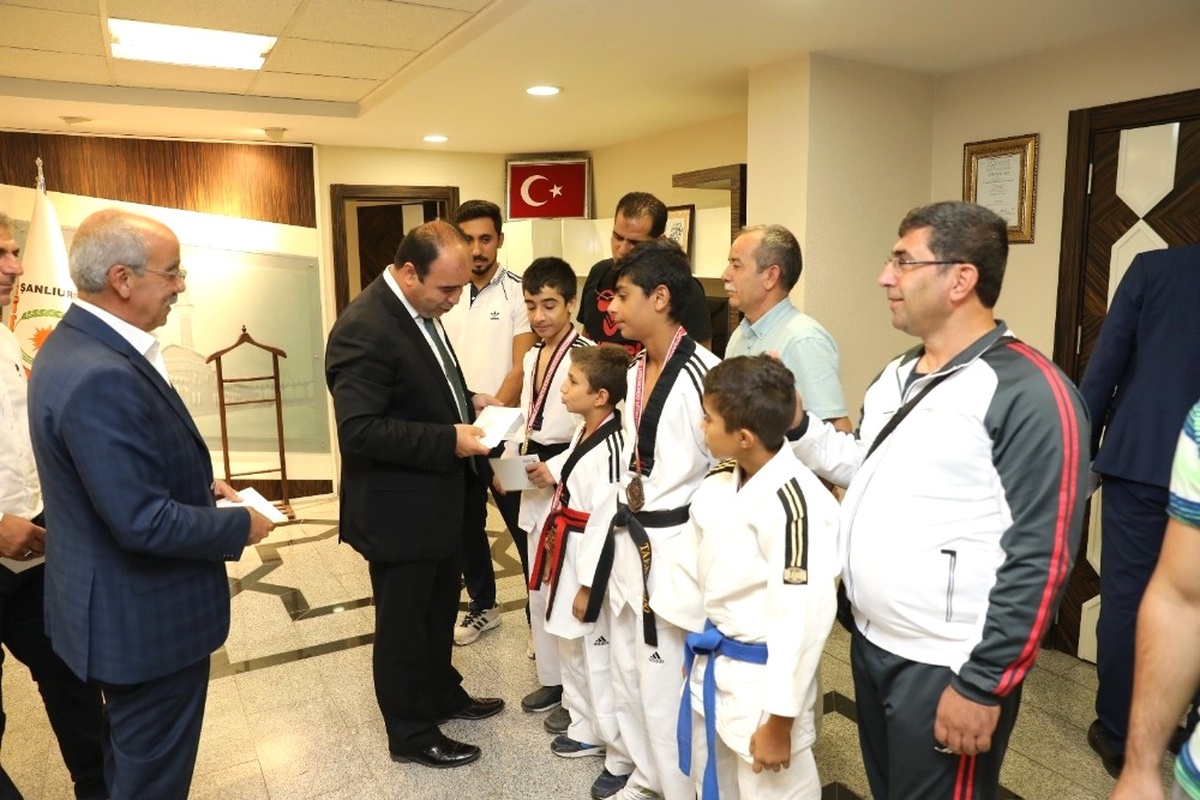 Çiftçi,dereceye Giren Sporcuları Ağırladı