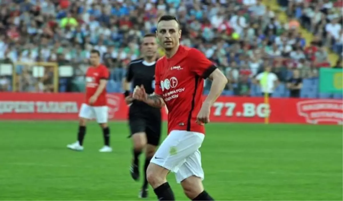 Dimitar Berbatov,hindistan\'da Top Koşturacak