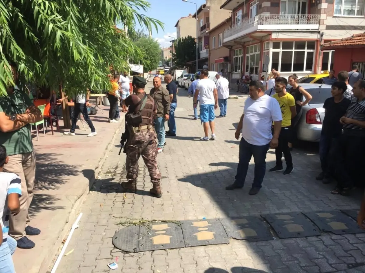 Edirne\'de Mahalle Halkı Ayaklandı, Özel Harekat Sokağa İndi