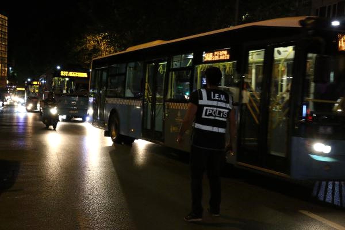 Ek Fotoğraf//istanbul\'da \'Türkiye Güven Huzur Uygulaması-7\' Yapılıyor