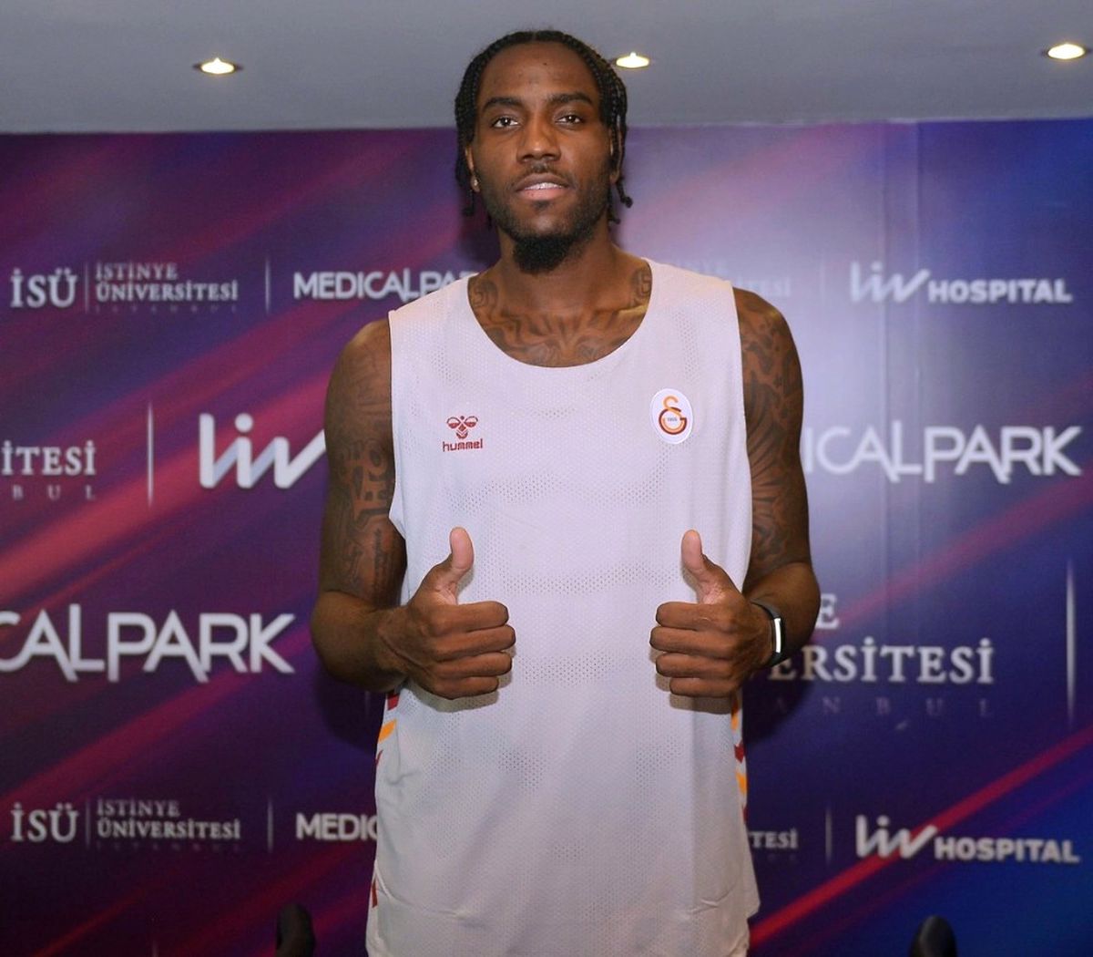 Galatasaray\'ın Yeni Transferi Christmas, Sağlık Kontrolünden Geçti