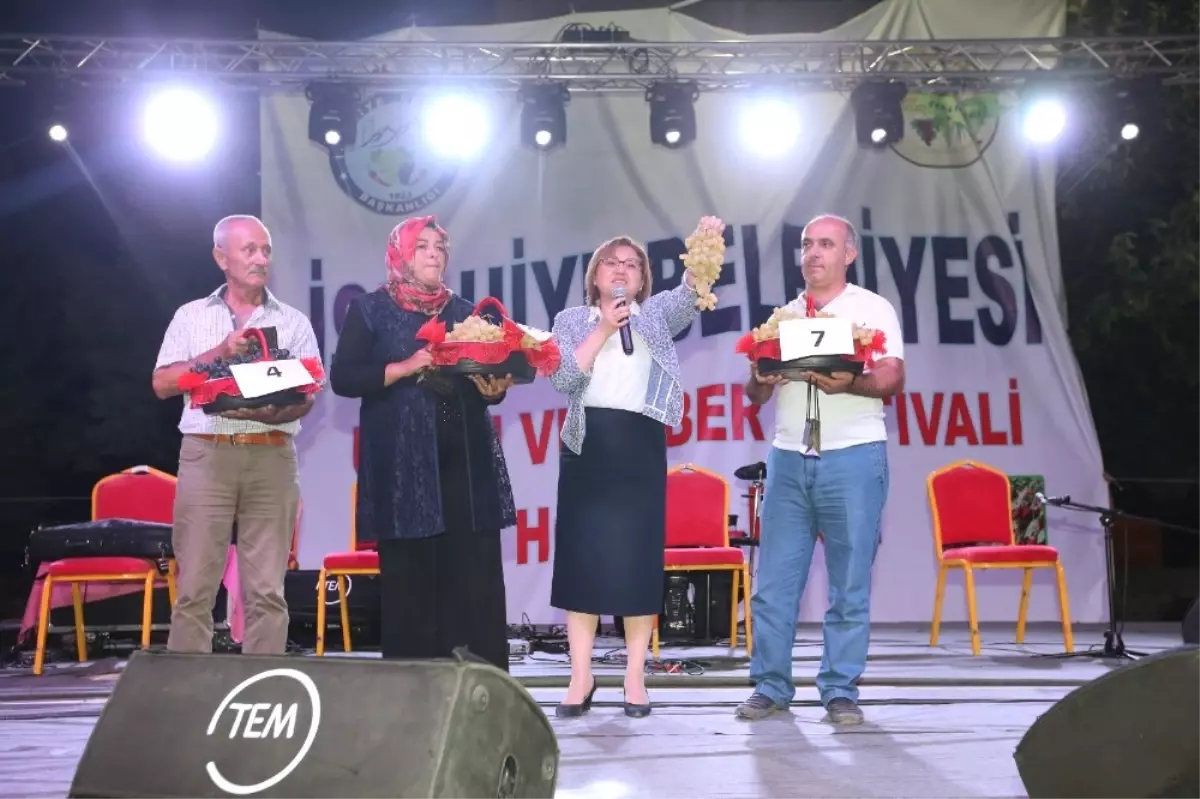 İslahiye\'de Bu Yıl İlk Defa Üzüm ve Biber Festivali Düzenlendi