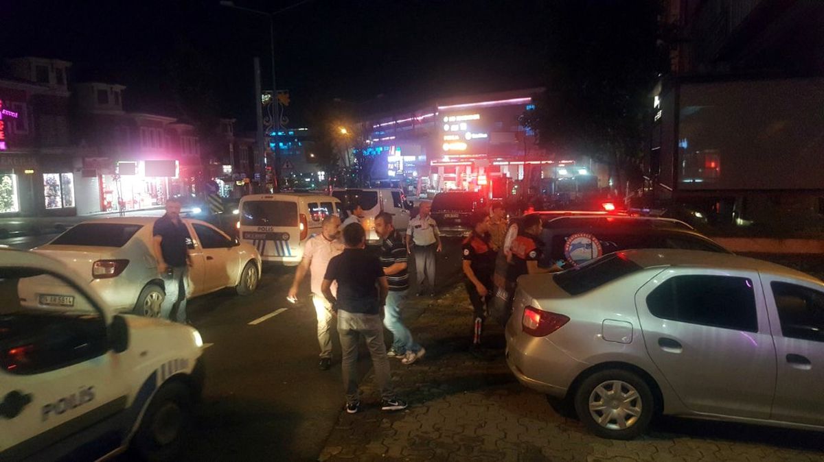 İstanbul\'da Hırsızlarla Polis Arasında Kovalamaca
