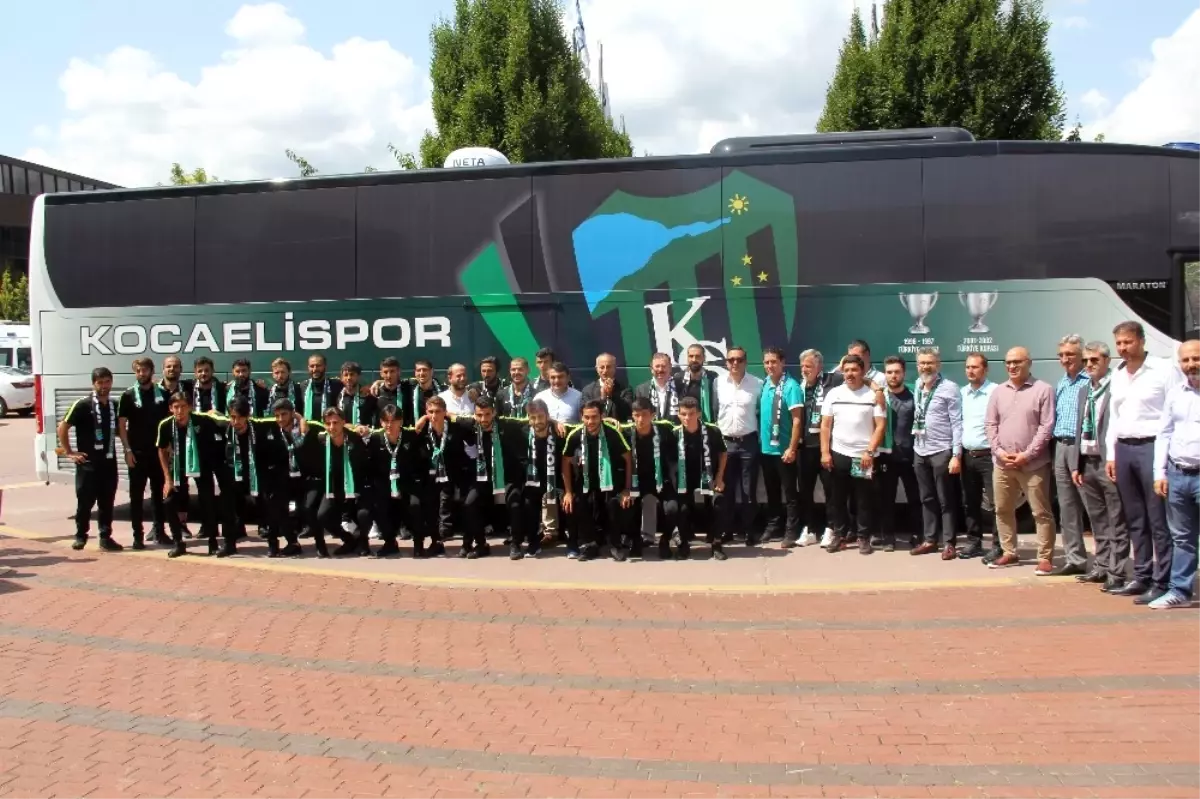 Kocaelispor Yeni Takım Otobüsünü Teslim Aldı