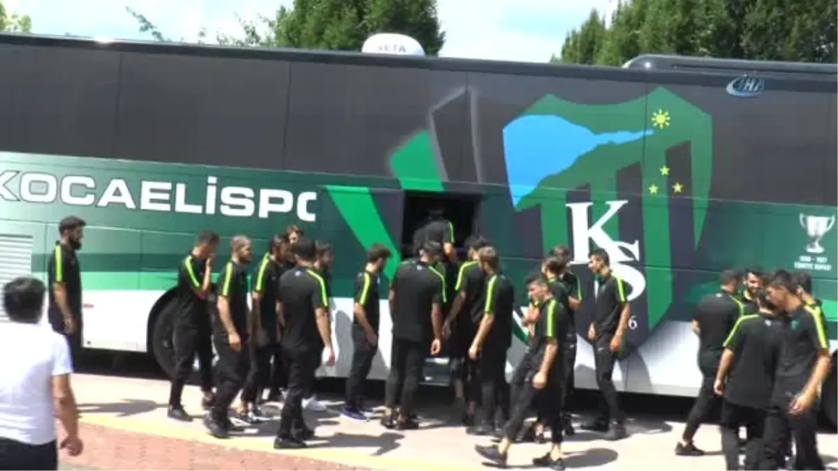 Kocaelispor Yeni Takım Otobüsünü Teslim Aldı