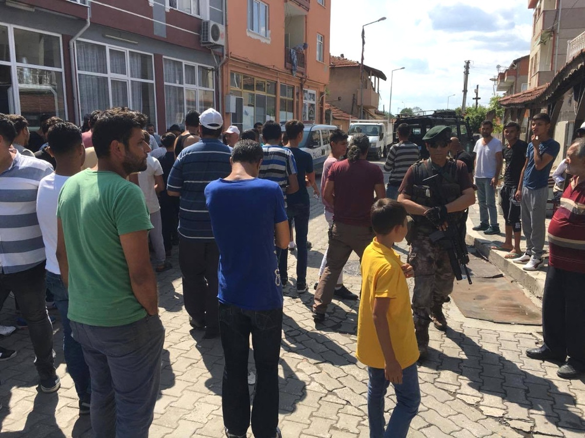 Mahalle Halkı Ayaklandı, Özel Harekat Sokağa İndi