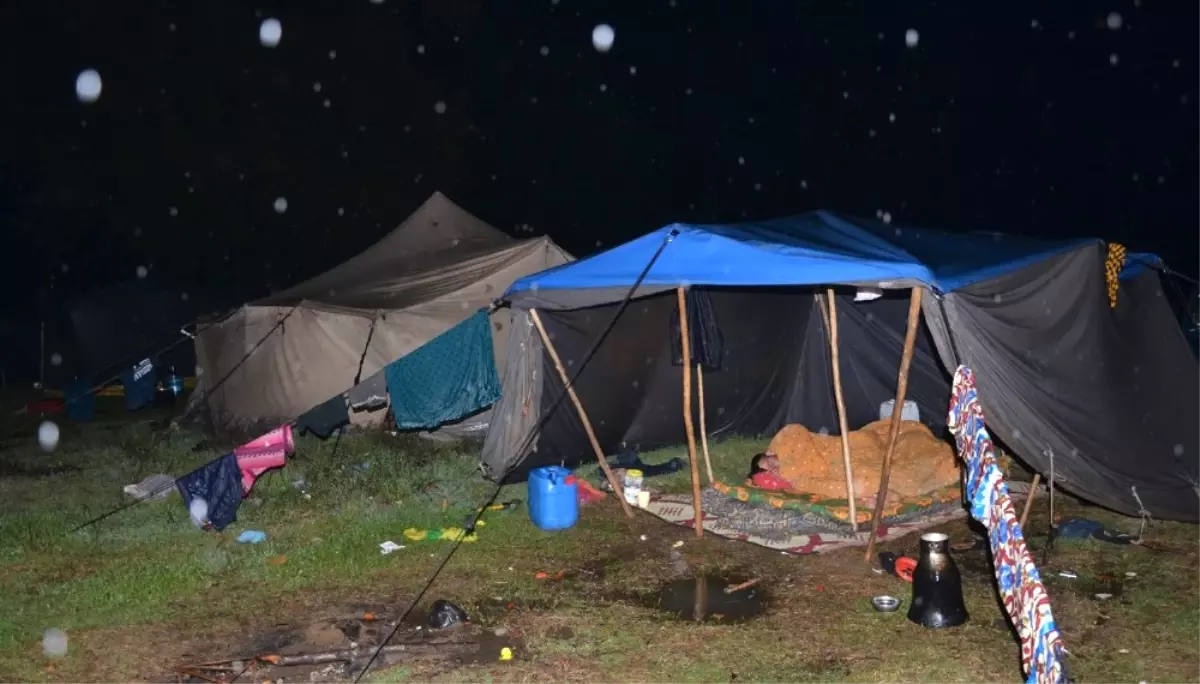 Mevsimlik İşçiler Yağmur Mağduru Oldu