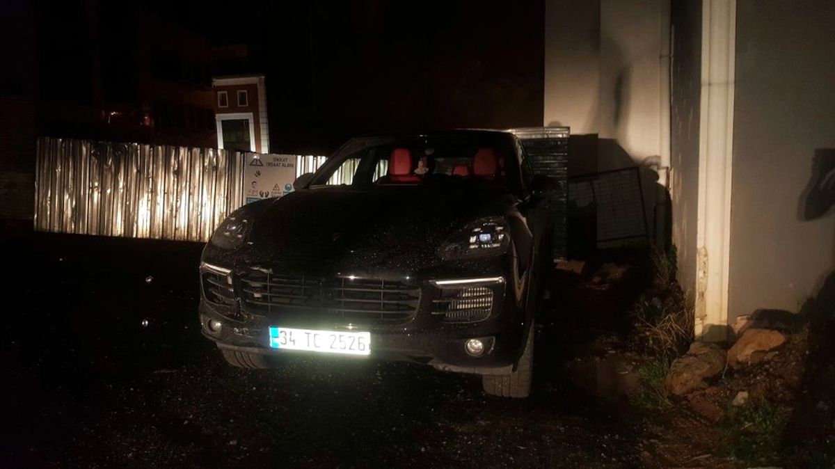 İstanbul\'da Hırsızlarla Polis Arasında Kovalamaca