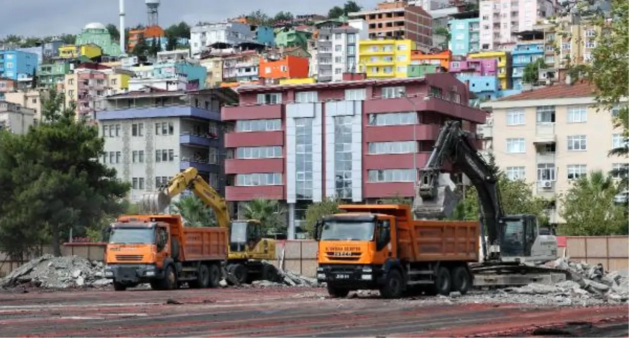 Samsun\'da 1.1 Milyon Liraya Yapılan Atletizm Isınma Pisti, Arkeoloji Müzesi İçin Yıkılıyor