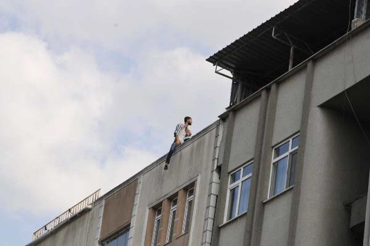 Simitçi İntihara Kalkıştı