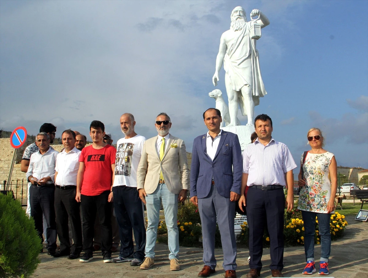 Sinop\'ta Diyojen Heykelinin Yerinin Değiştirilmesi Talebi
