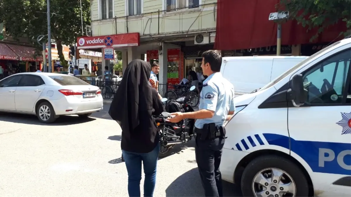 Sırt Çantalı Şüpheli Kadın Polis Ekiplerini Harekete Geçirdi