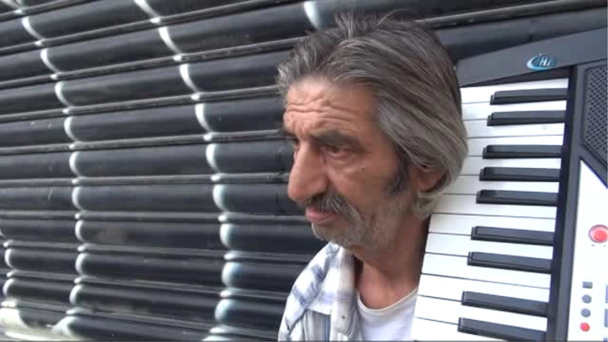 Yeşilçam\'ın 38 Yıllık Figüranının Beyoğlu Sokaklarında Yaşam Mücadelesi