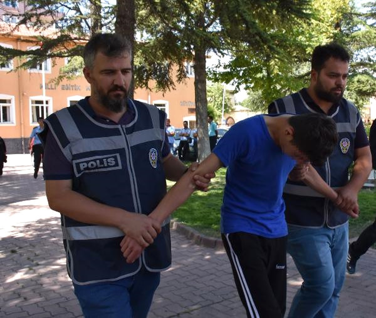 10 Yaşındaki Egemen\'i 1 Milyon Lira Fidye İstemek İçin Kaçırmışlar