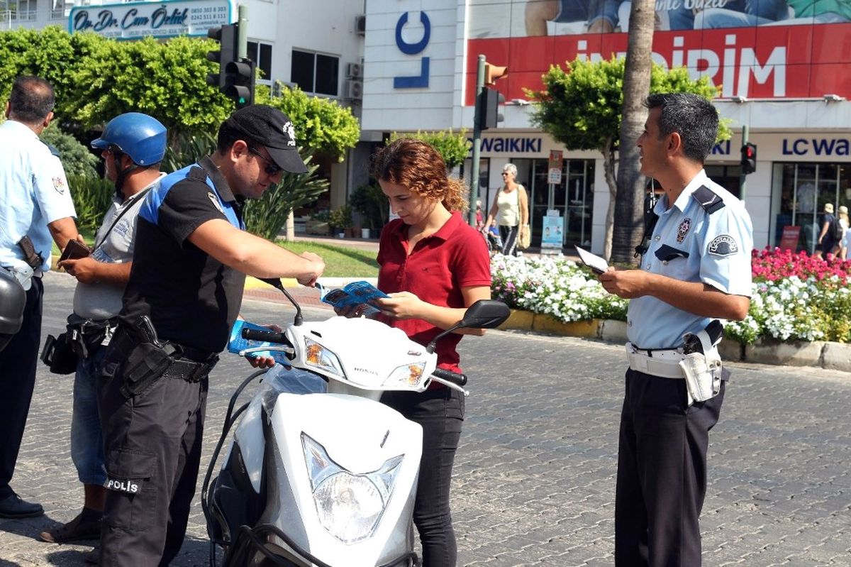 Alanya\'da Motosiklet Sürücülerine Ceza Yağdı